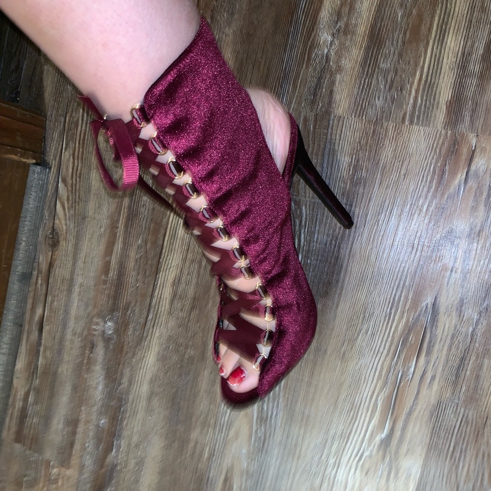 FASHION NOVA booties - Picture 4 of 4